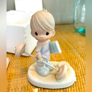 Precious Moments "Believe the Impossible" 109847 Exclusive Figurine new in box